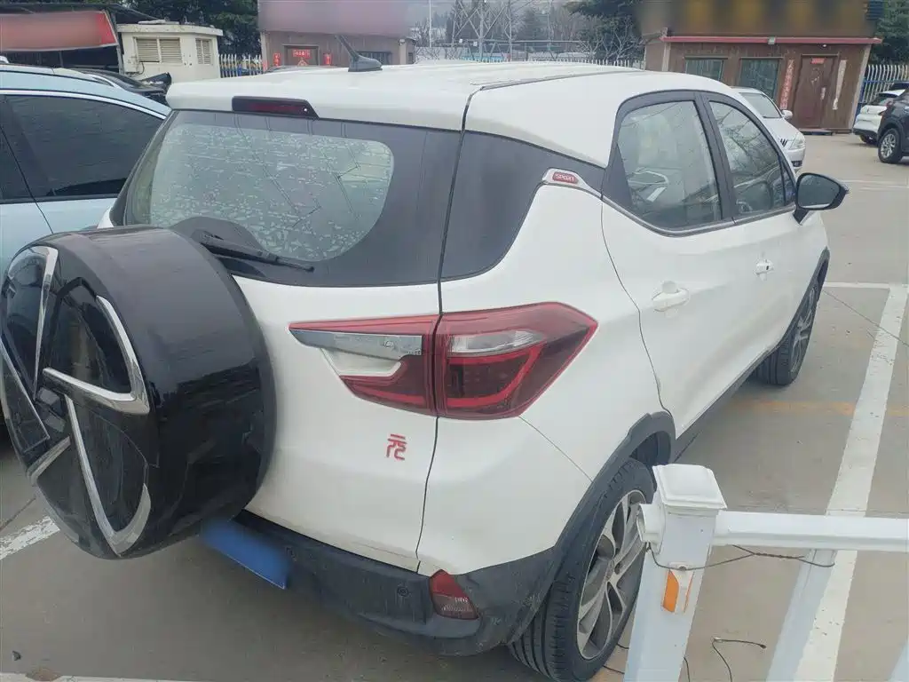 BYD Yuan 2017 1.5L Auto Cool Connect фото 7