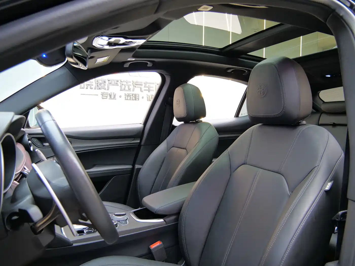 Alfa Romeo Stelvio 2023 2021 2.0T 280HP Luxury Edition