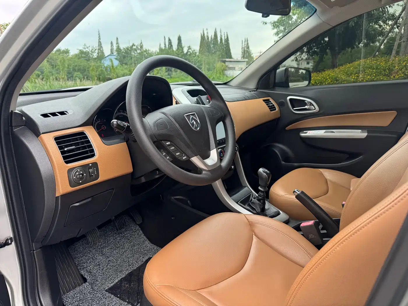 Baojun 630 2014 2013 1.5L Manual Elite