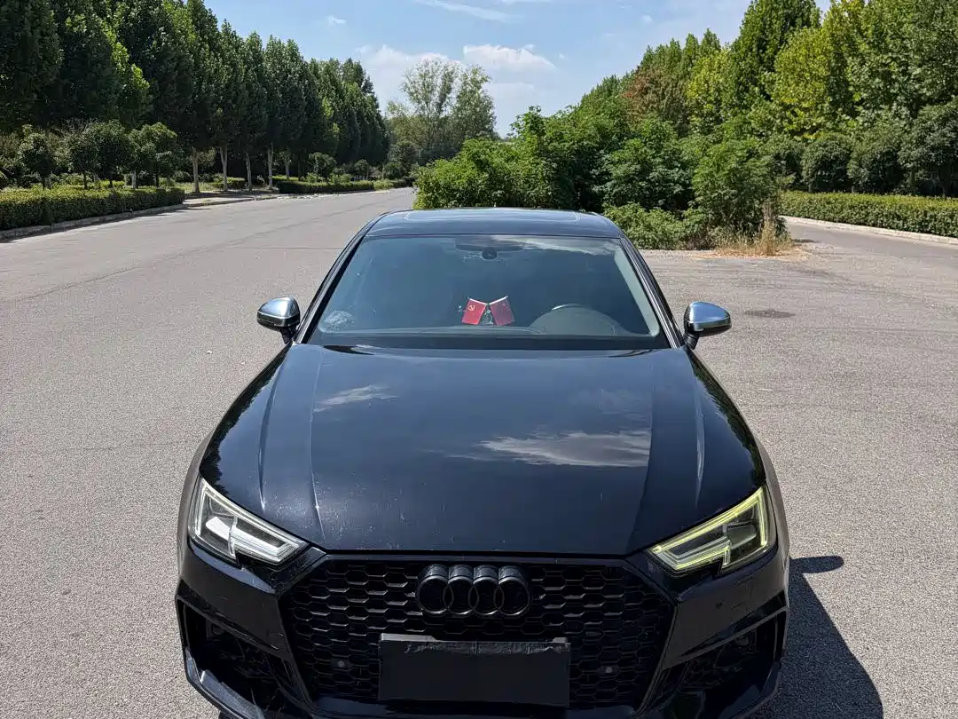 Фото 2 - Audi A4L