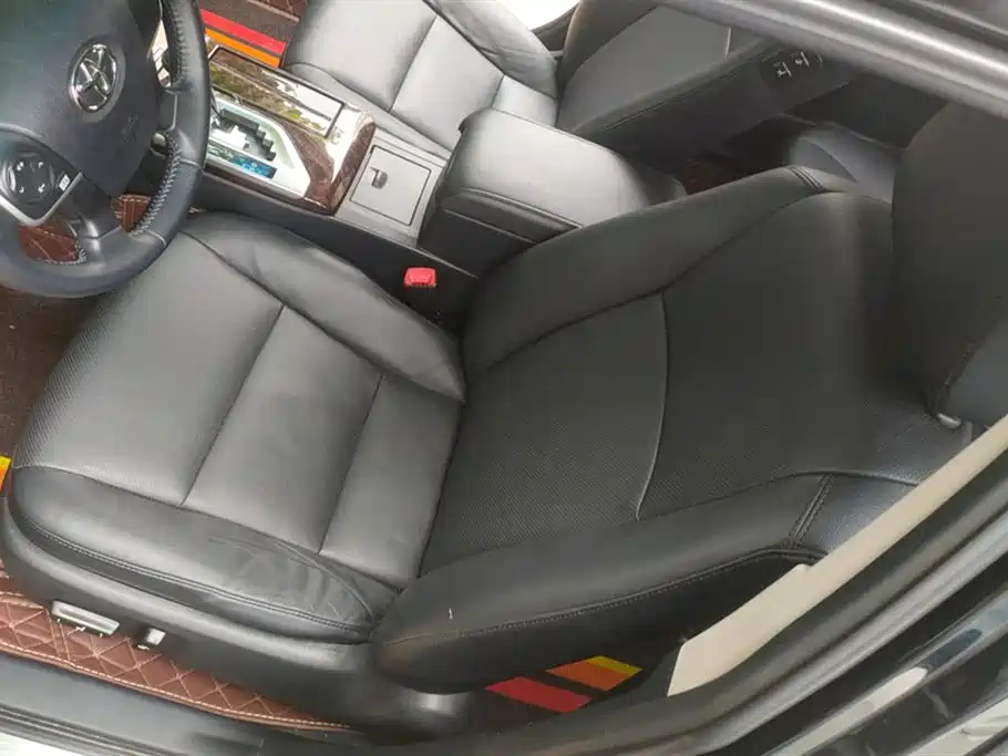 Toyota Camry 2015 2.0G Leading Edition фото 9