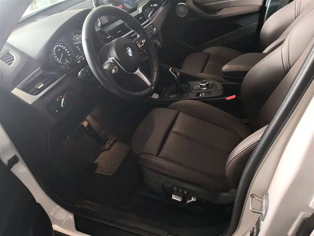 BMW X1 2022 sDrive25Li Leading фото 11
