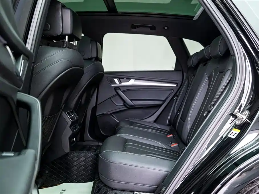Audi Q5L 2024 Model 40 TFSI Luxury Dynamic фото 12