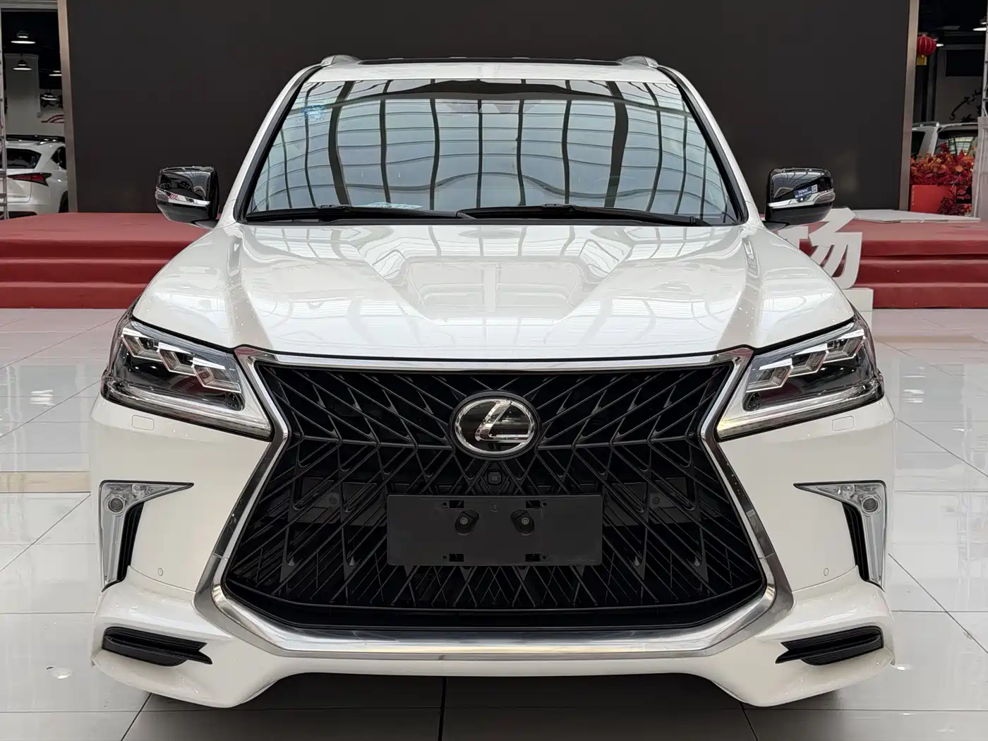 Lexus LX 2019 570 Peak Special Edition фото 2