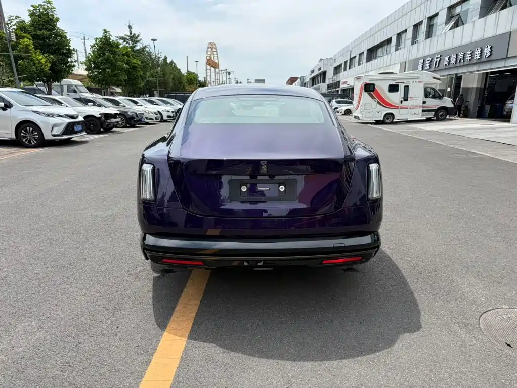 Photo 6 - Rolls-Royce Spectre