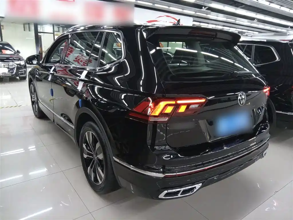 Volkswagen Tiguan L 2025 330TSI Automatic 2WD R-Line Dragon Glory Edition фото 23