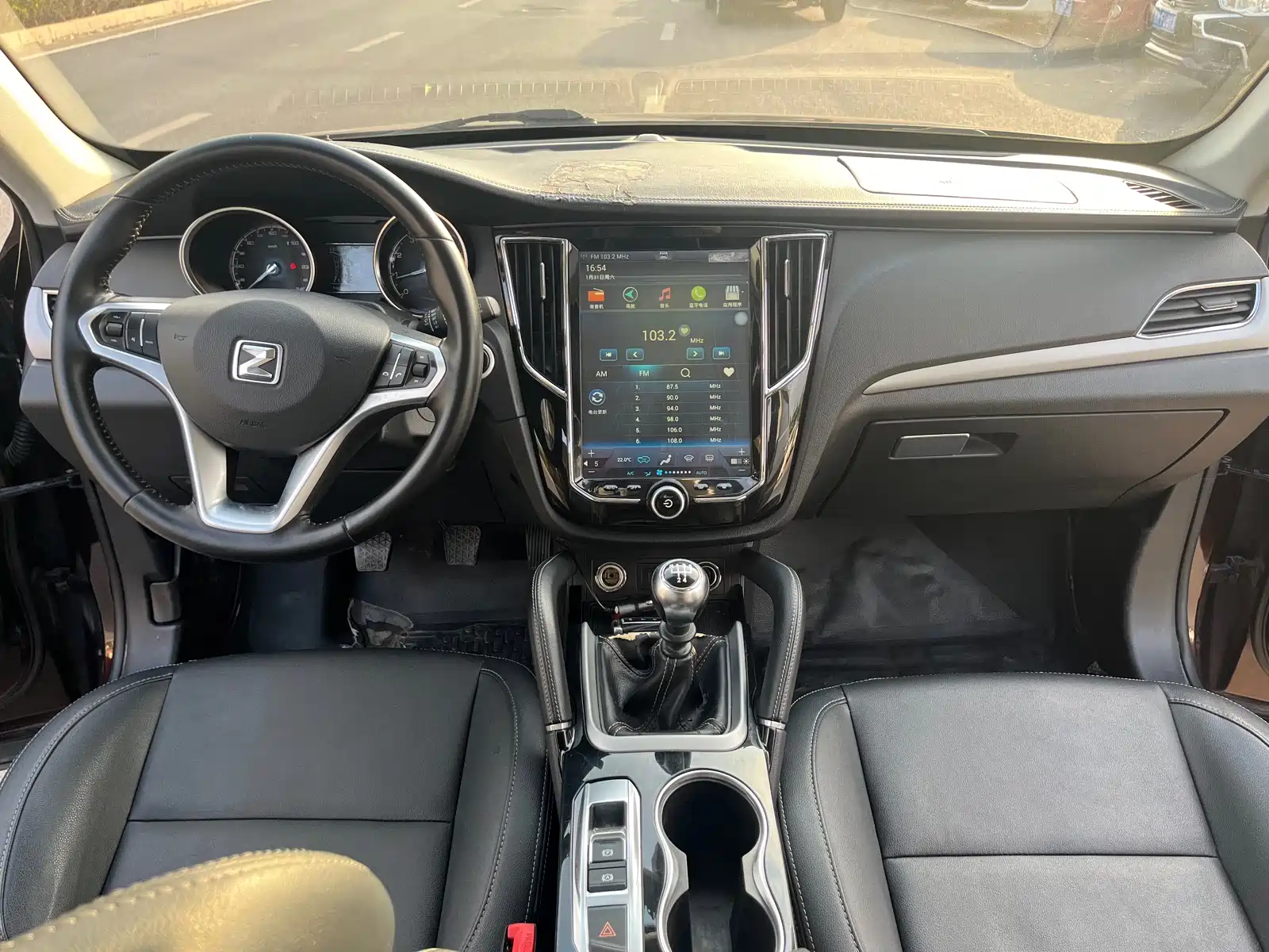 Фото 10 - Zotye SR7