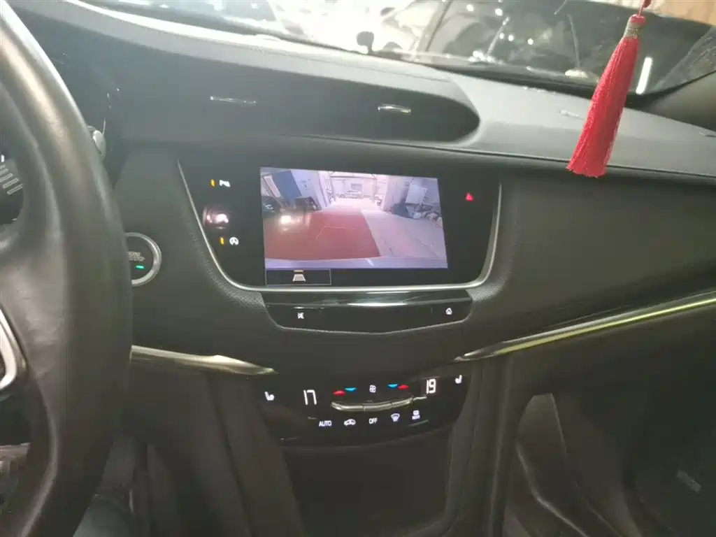 Cadillac XT5 2022 2.0T 2WD Luxury фото 13