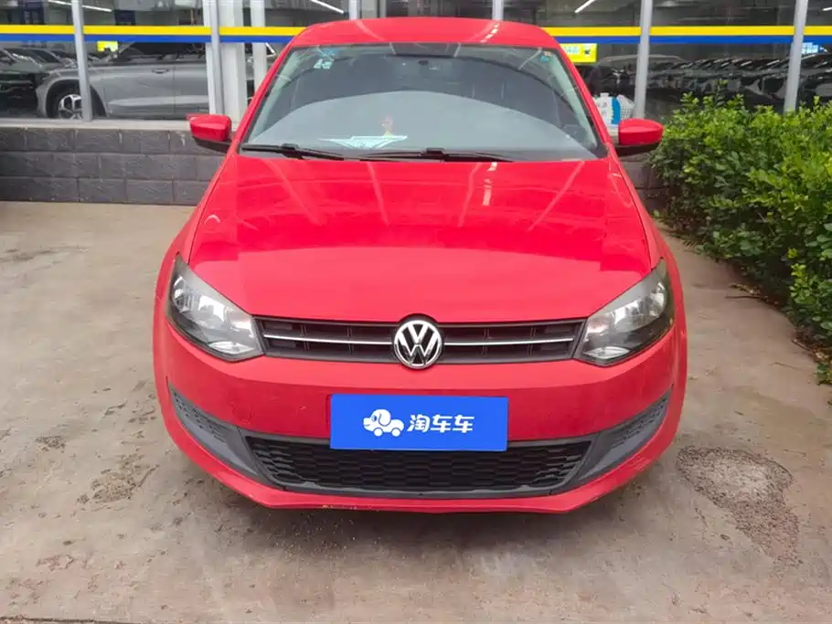 Volkswagen Polo 2011 1.4L Manual Joy Edition фото 2