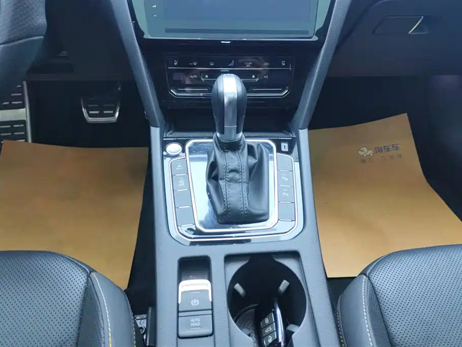 Volkswagen FAW-Volkswagen CC 2023 380TSI Eye-catching Edition фото 16