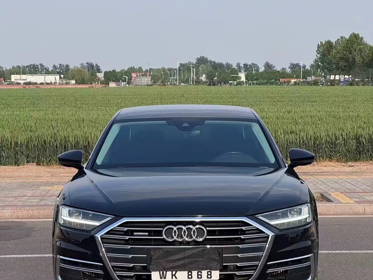 AUDI A8