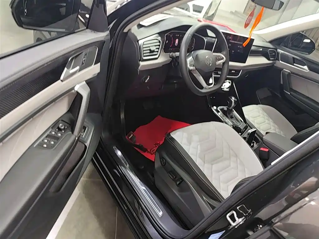 Volkswagen Tayron 2024 300TSI 2WD Luxury Plus Advanced фото 12