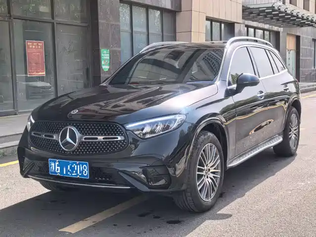 MERCEDES-BENZ GLC
