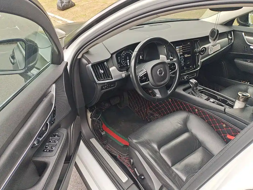 Фото 16 - Volvo S90
