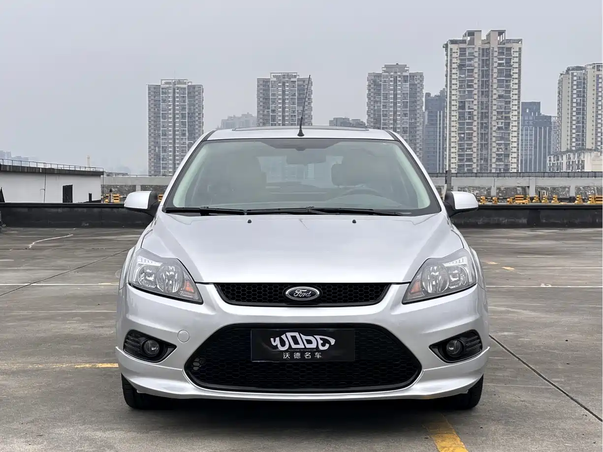 Ford Focus 2014 2013 Hatchback Classic 1.8L Automatic Fashion