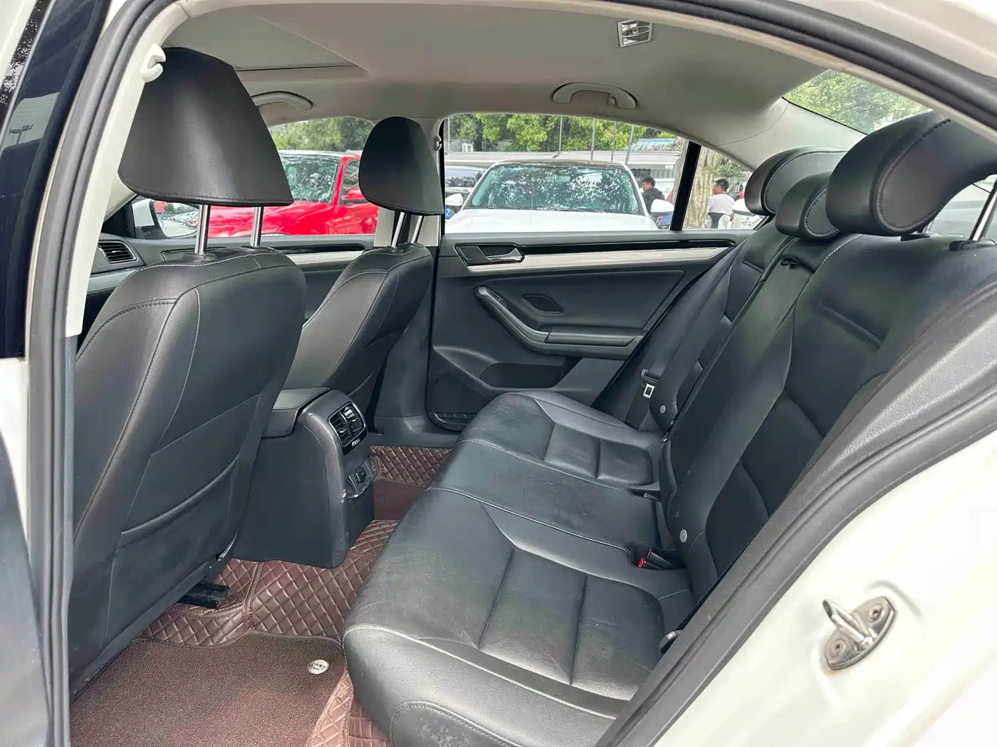 Volkswagen Sagitar 2017 230TSI Automatic Comfort фото 8