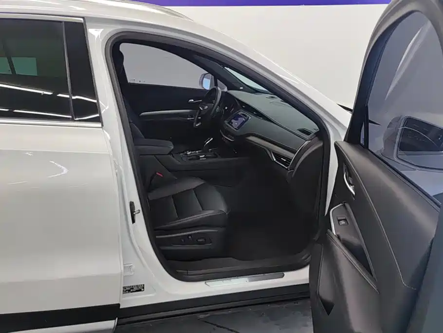 Cadillac XT4 2022 28T FWD Luxury фото 8