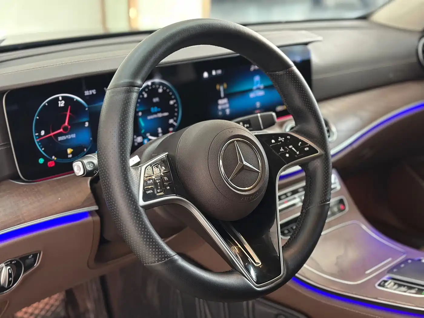 Mercedes-Benz E-Class 2023 E 300 L Fashion фото 9