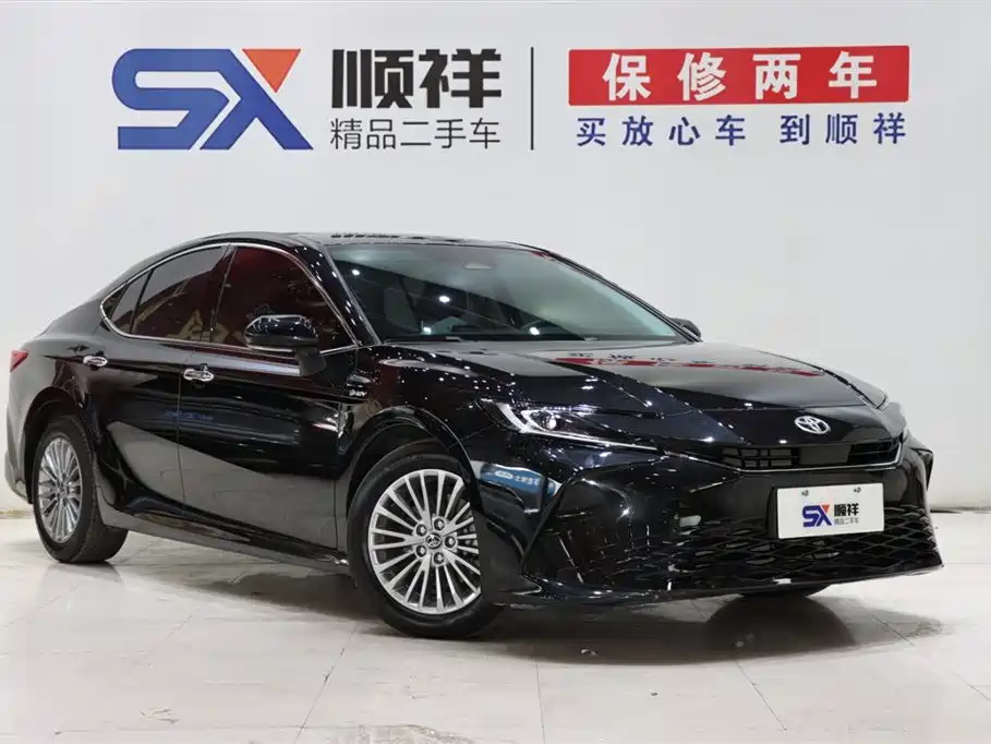 Toyota Camry 2024 Hybrid 2.0HGVP Luxury Edition фото 3