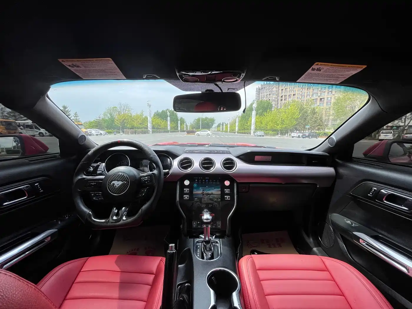 FORD MUSTANG