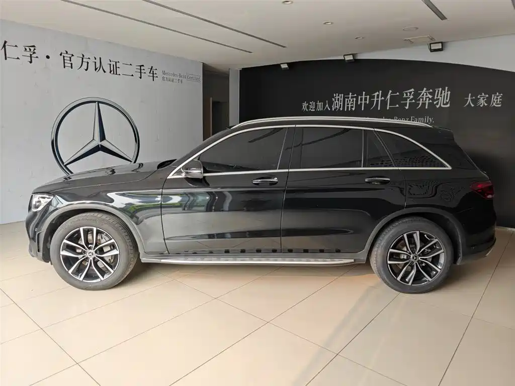 MERCEDES-BENZ GLC