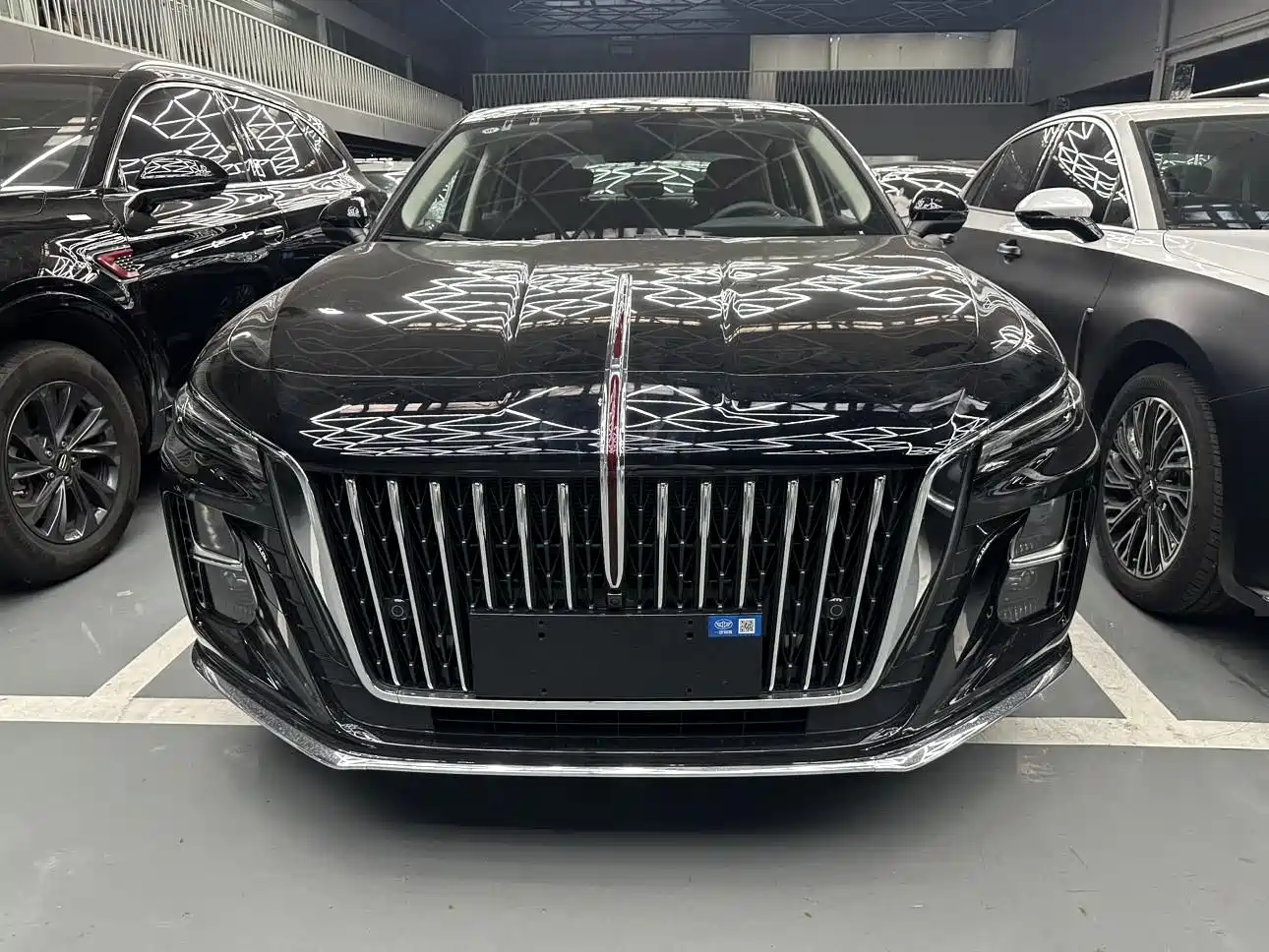 Hongqi H5 2025 1.5T DCT Flag Rhythm 500,000 Units Memorial Edition фото 2