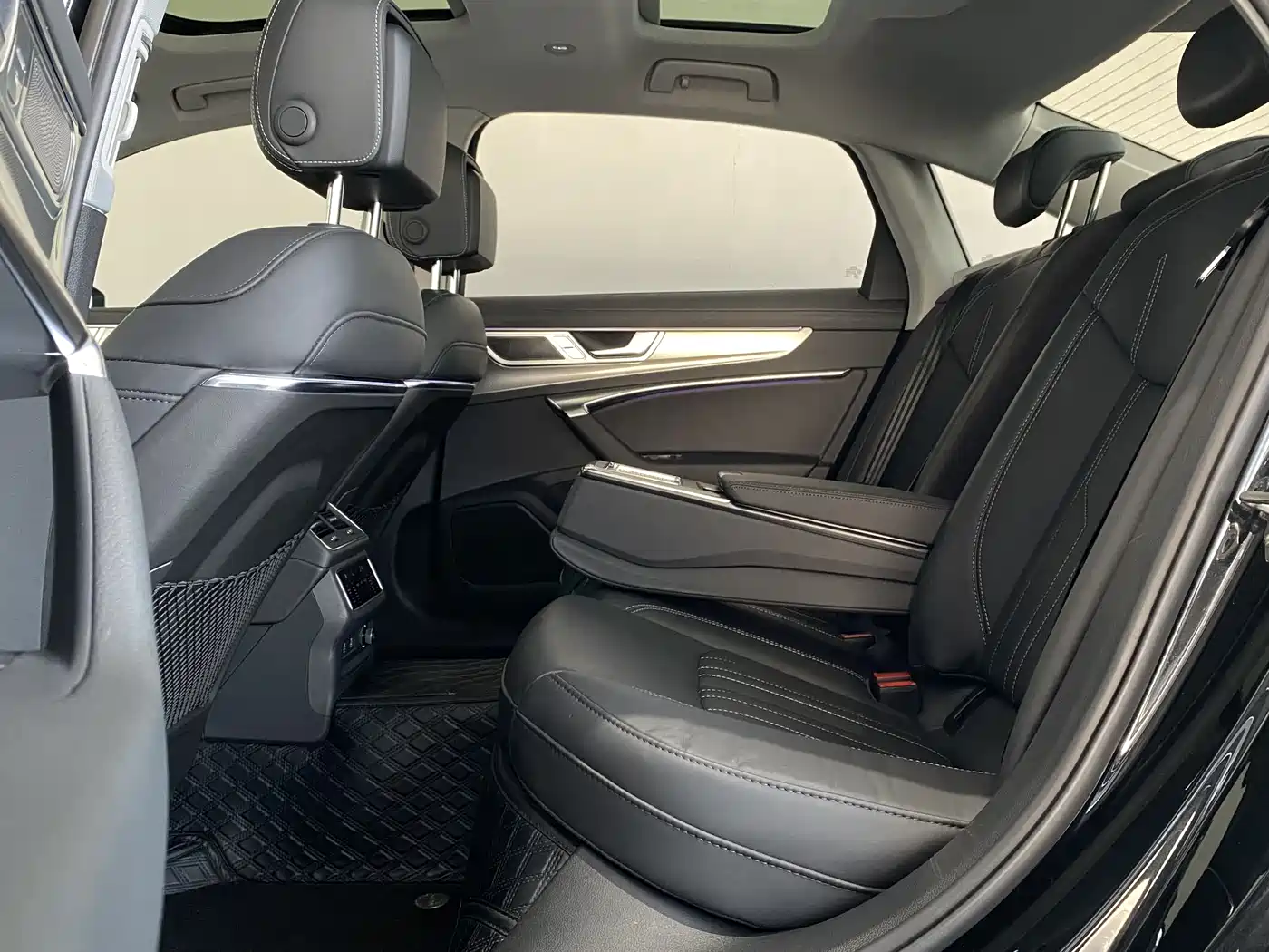 Audi A6L 2024 45 TFSI Premium Elegance фото 14
