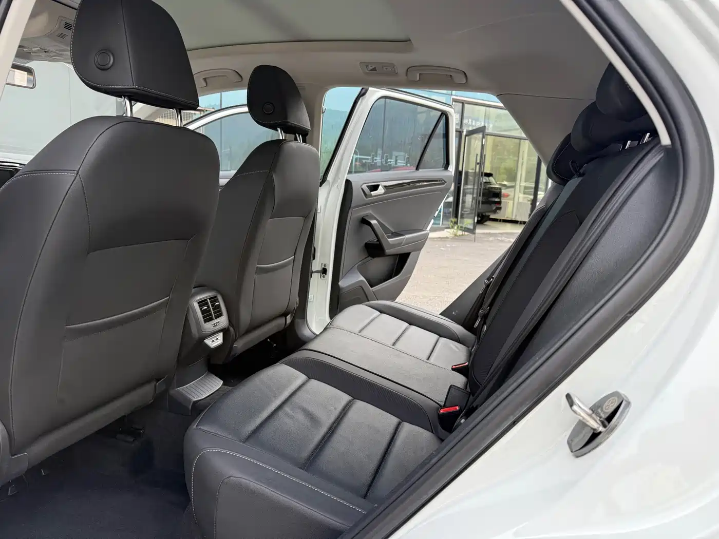 Volkswagen T-Roc, миниатюра 8
