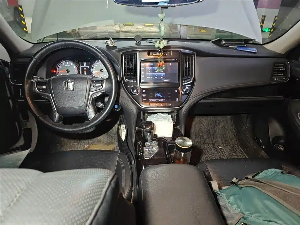 Toyota Crown 2015 2.0T Fashion фото 6