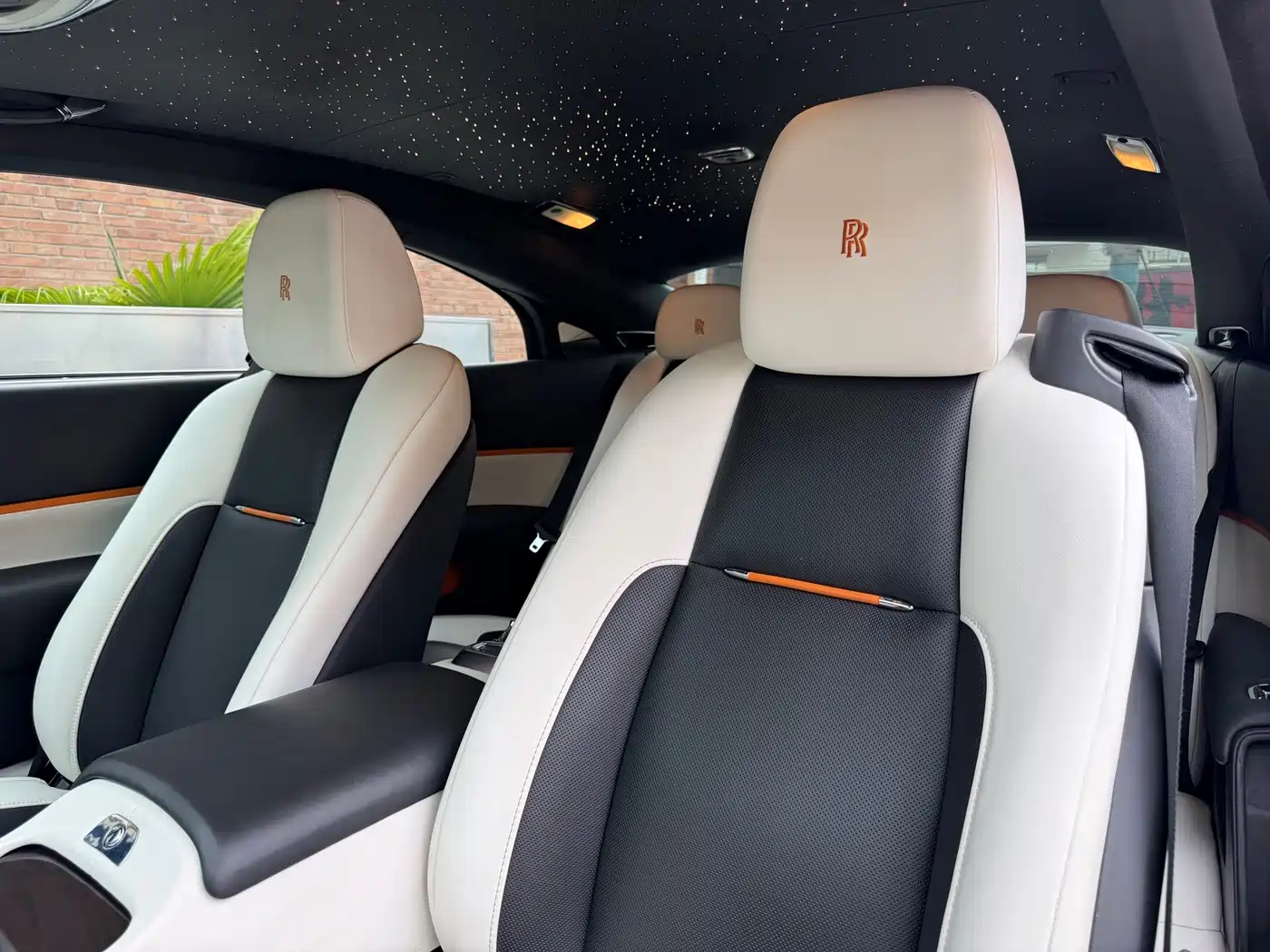 Фото 13 - Rolls-Royce Wraith
