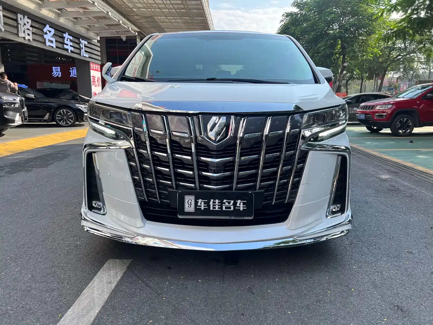Toyota Alphard 2015 3.5L Luxury Edition фото 2