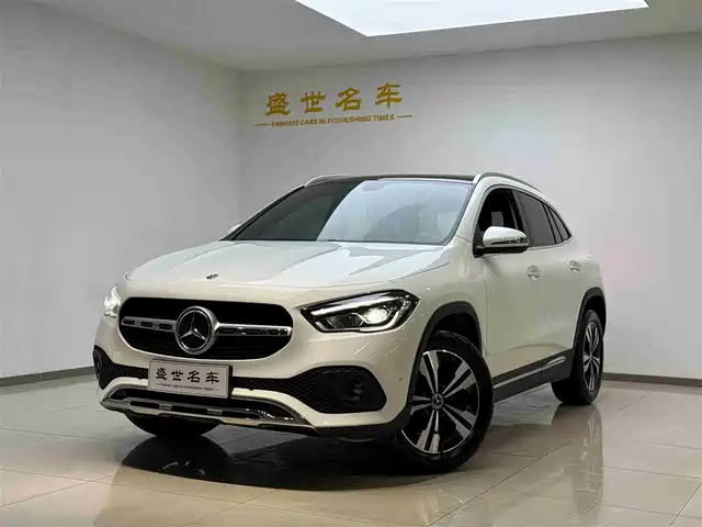 MERCEDES-BENZ GLA