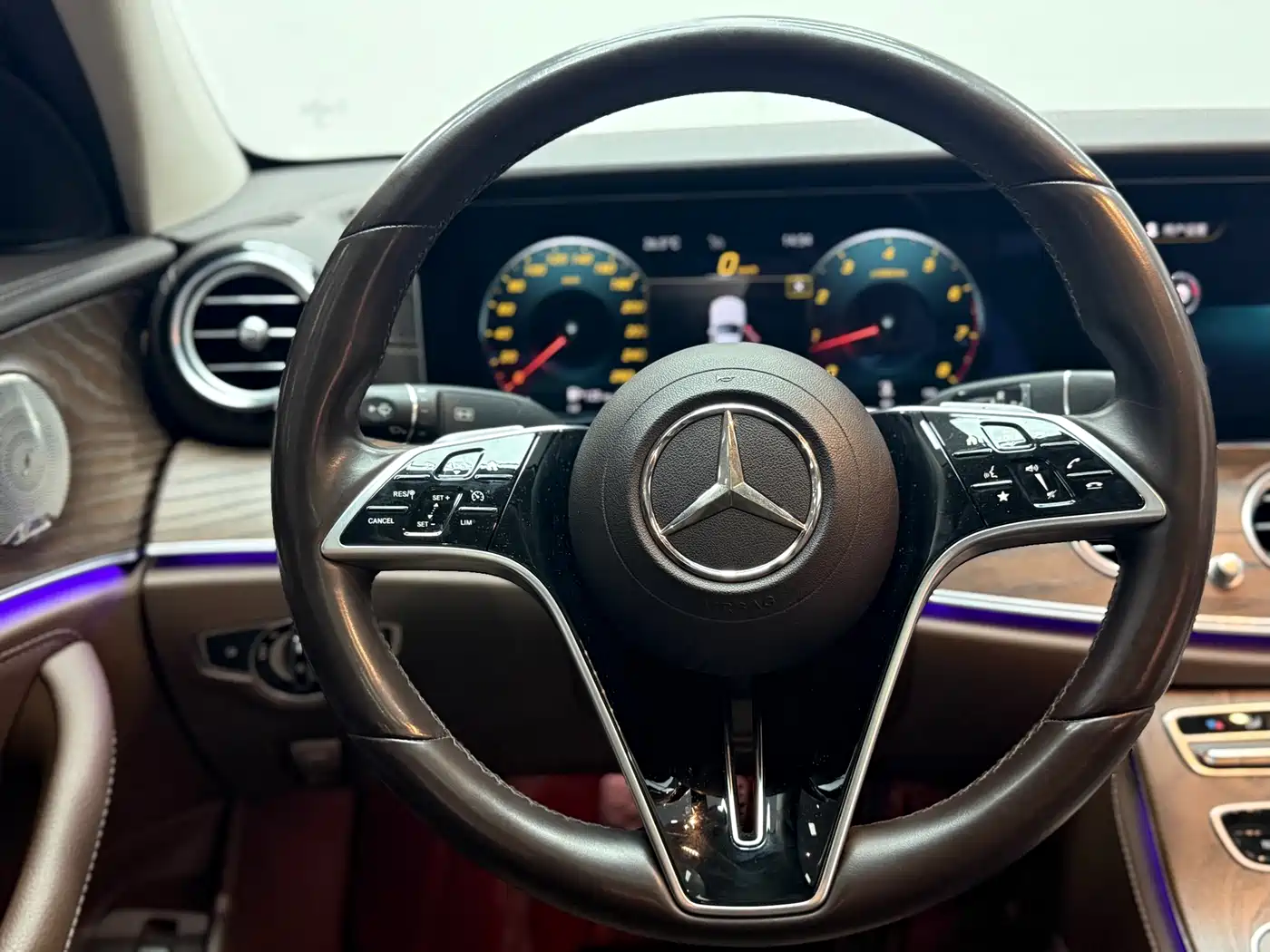 MERCEDES-BENZ E-CLASS