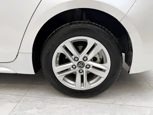 Toyota Levin 2022 Dual Engine 1.8H E-CVT Luxury Edition фото 17