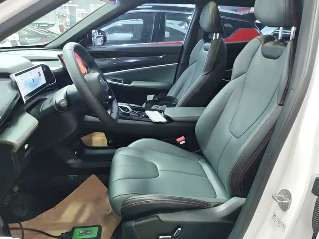 Geely Atlas 2025 2024 1.5TD Smart Connect+