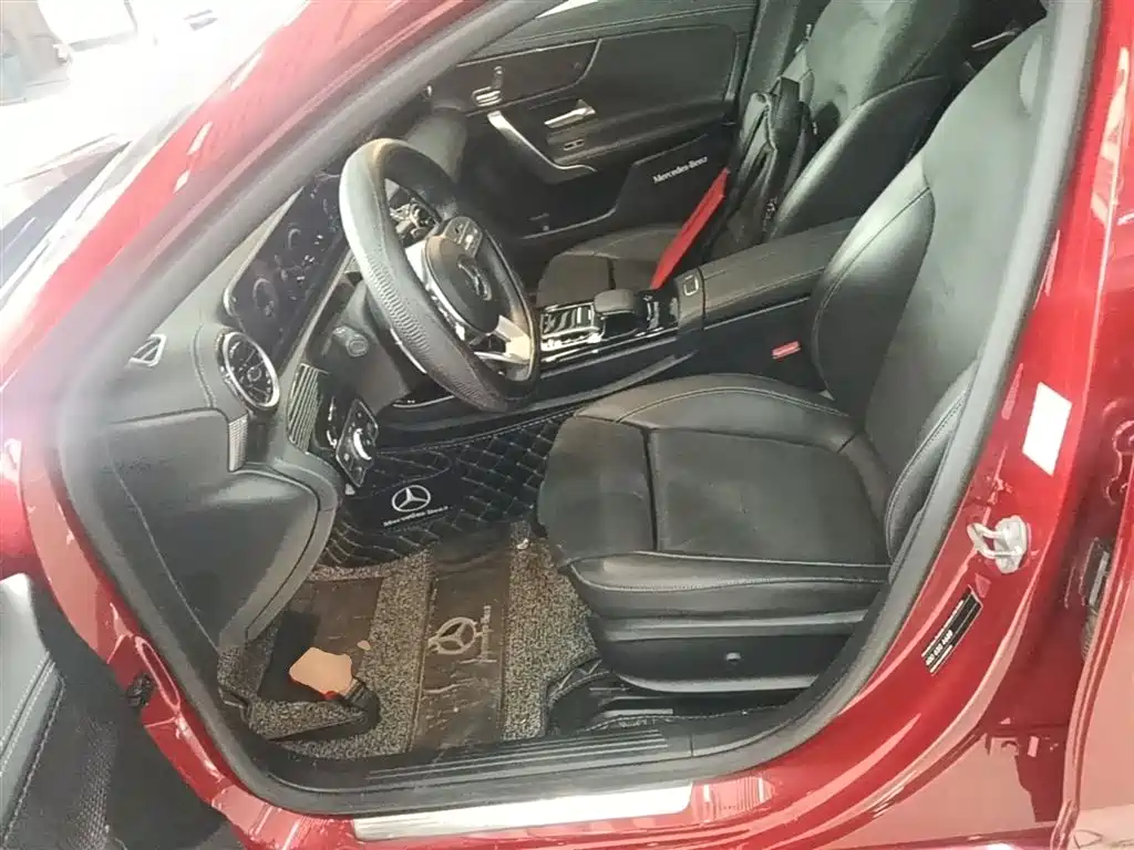 Mercedes-Benz A-Class 2019 Facelift A 200 L Sports Sedan фото 15