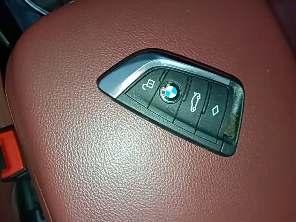 BMW iX3 2023 Leading Type фото 9