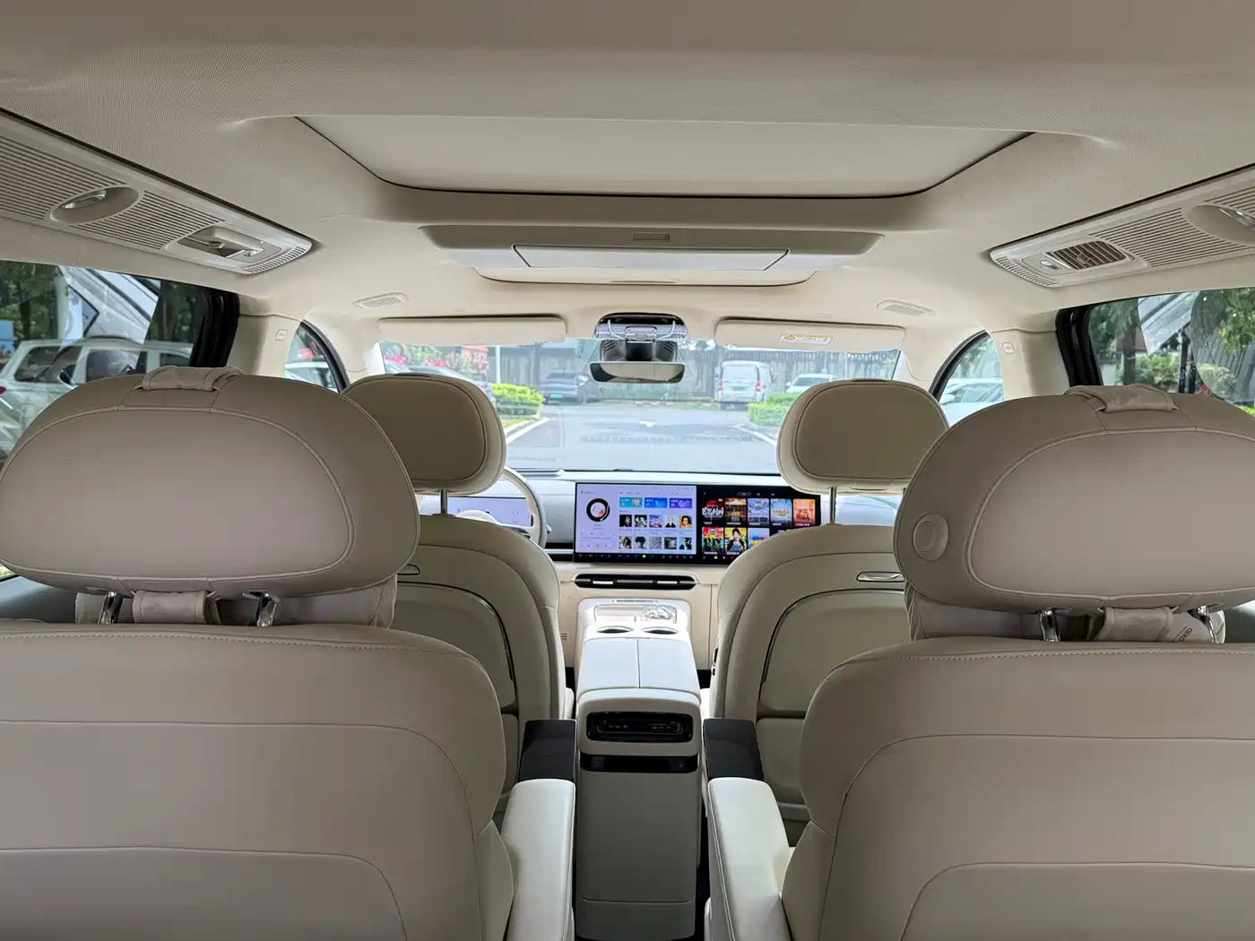 Voyah Auto Voyah Dreamer 2025 PHEV 4WD Kunpeng Premium Edition фото 14