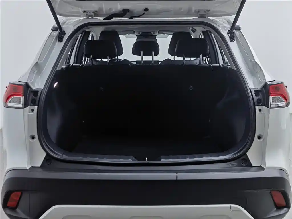 Toyota Corolla Cross 2023 2.0L Pioneer Edition фото 16
