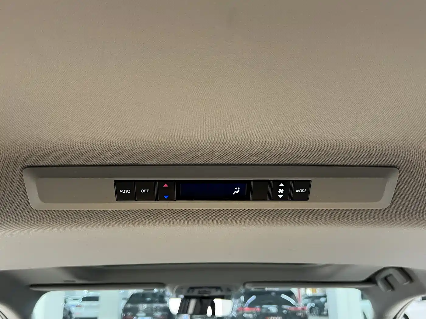 Toyota Sienna 2023 2.5L Hybrid Luxury Edition фото 16