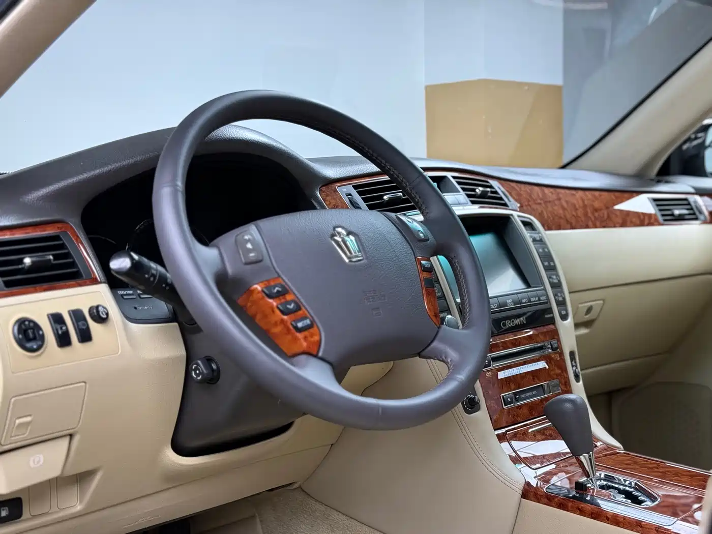 Toyota Crown 2009 2.5L Royal Special Navigation Edition фото 11
