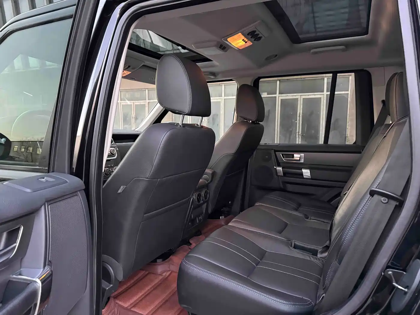 Land Rover Discovery 2014 3.0 SDV6 HSE Diesel фото 7