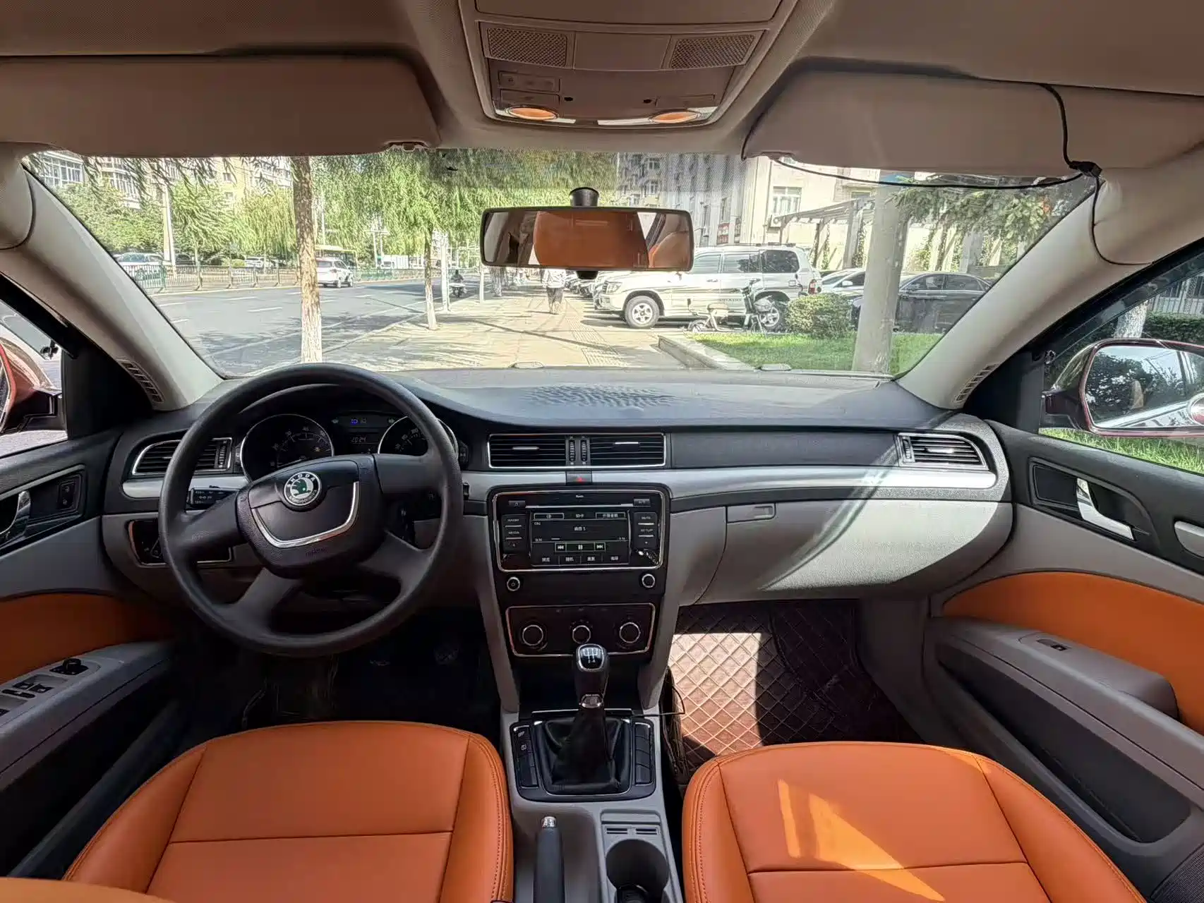 Фото 8 - Škoda Superb