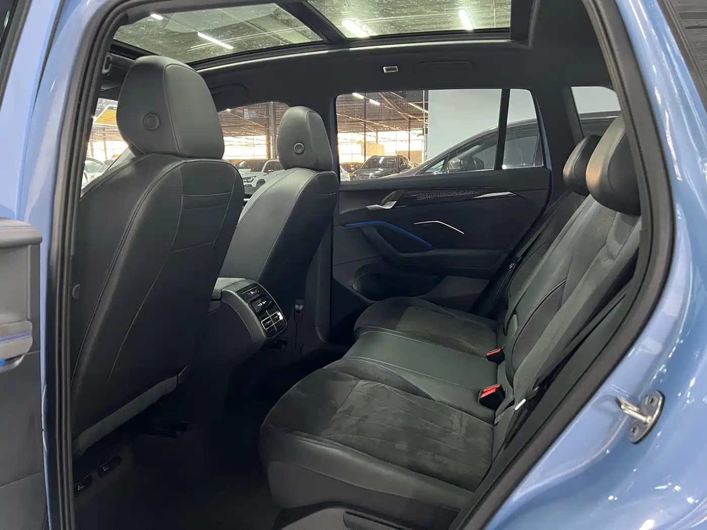 Volkswagen Tiguan L 2024 PRO 380TSI AWD R-Line Intelligent Leader Edition фото 10