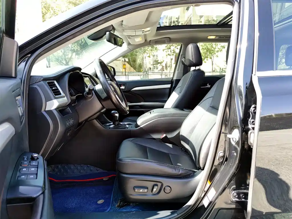 Toyota Highlander 2018 2.0T 4WD Premium 7-seater (China V) фото 7