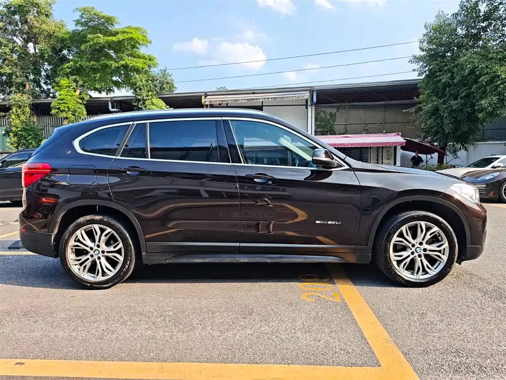 BMW X1 2018 sDrive20Li Leading Model фото 4