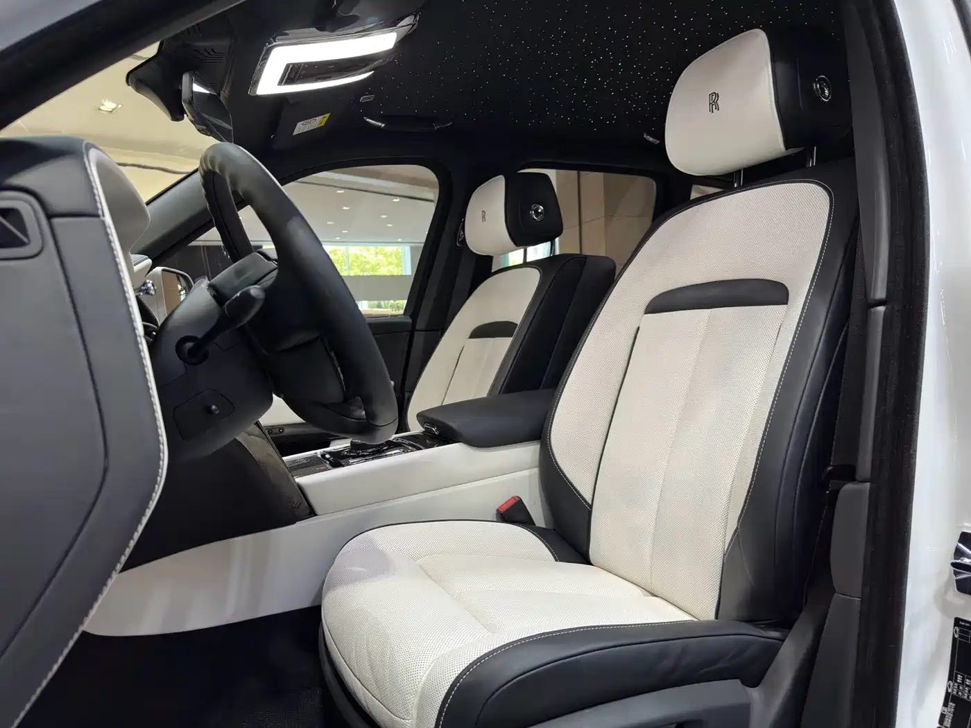 Rolls-Royce Cullinan 2021 2020 Black Badge