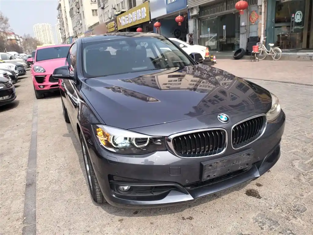 BMW 3 Series GT 2017 320i Fashion фото 22