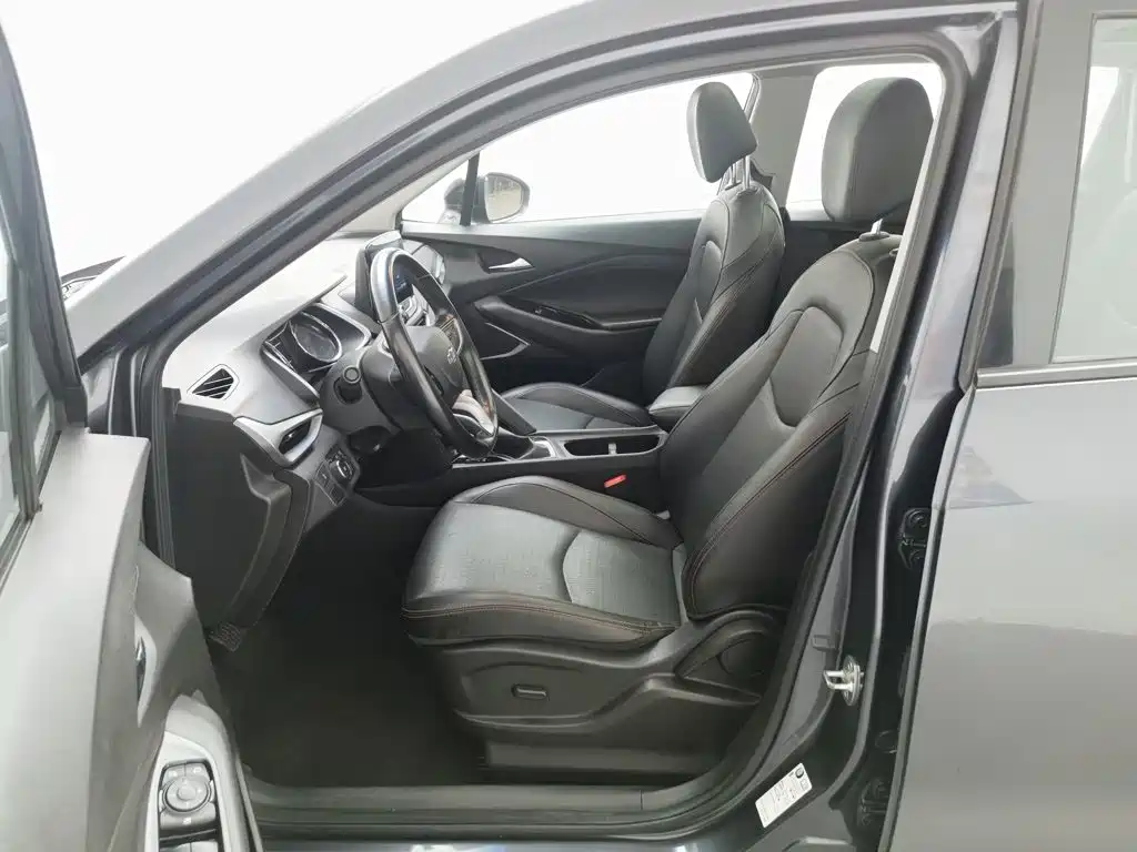 Chevrolet Volando 2023 2020 Mild Hybrid Redline 530T Automatic Premium Edition (5+2 seater)