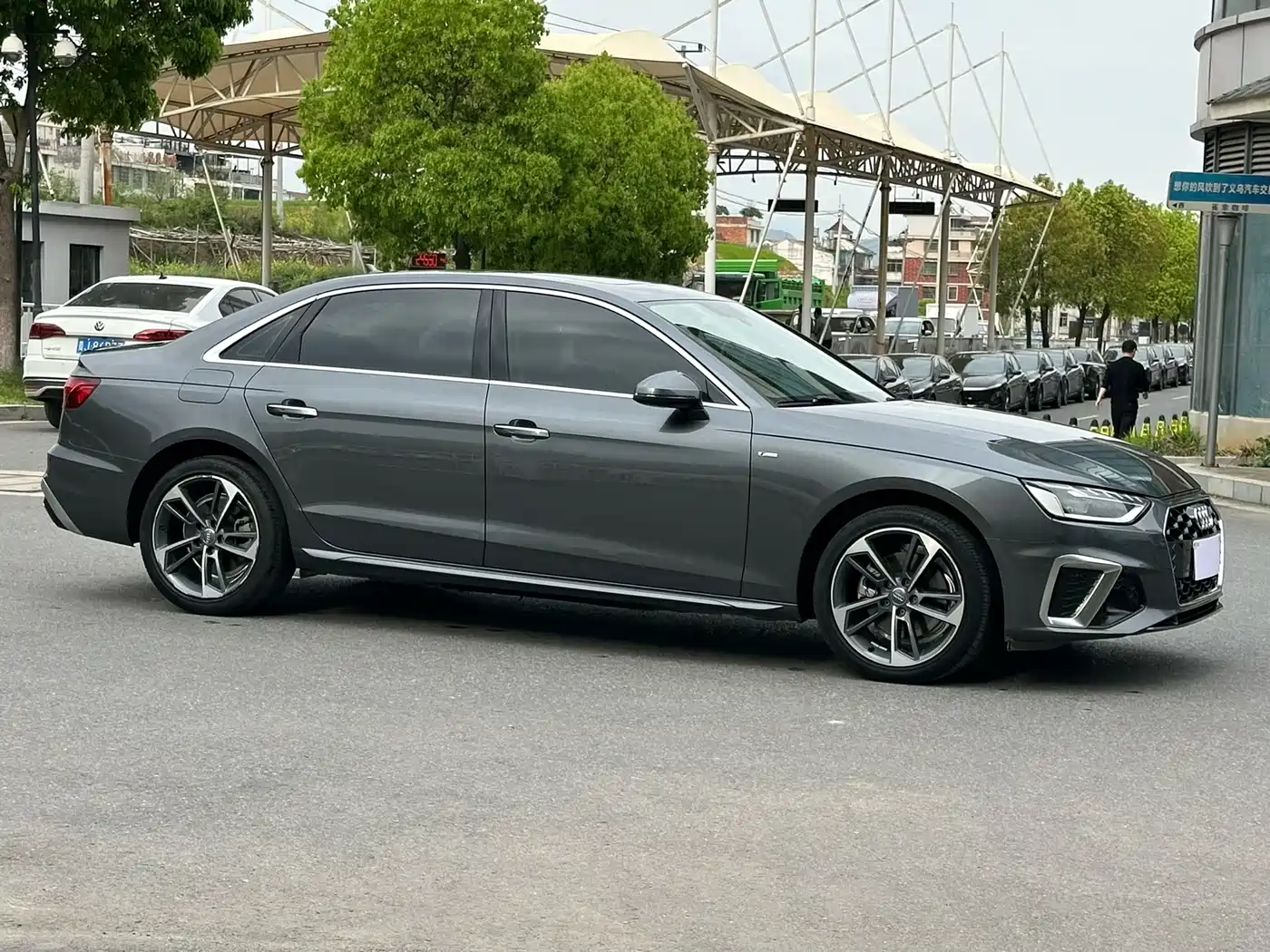 Audi A4L 2020 40 TFSI Fashion Dynamic Edition фото 3